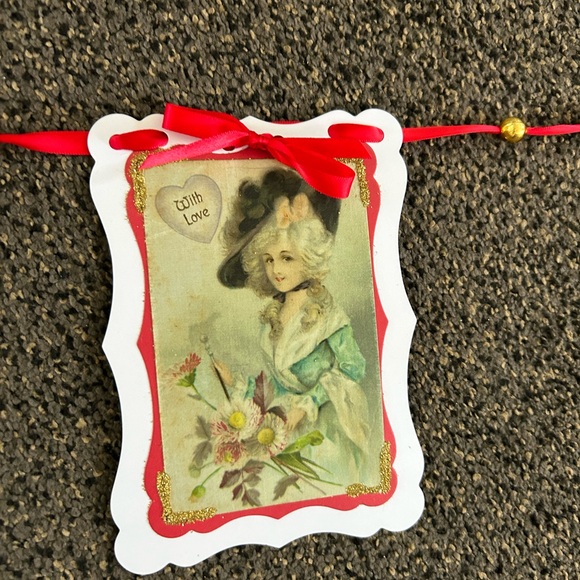Vintage repurposed, valentine garland - Picture 7 of 9